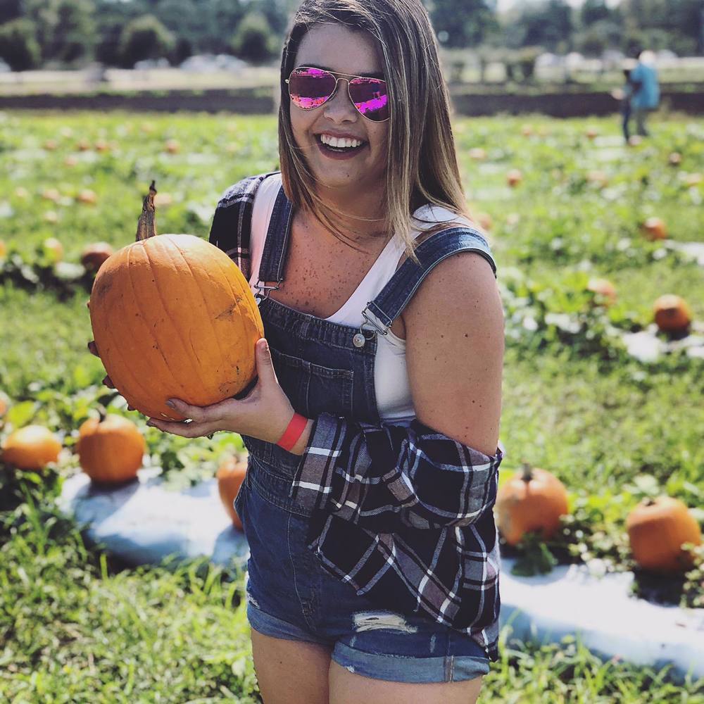 Meet your Posher, Olivia